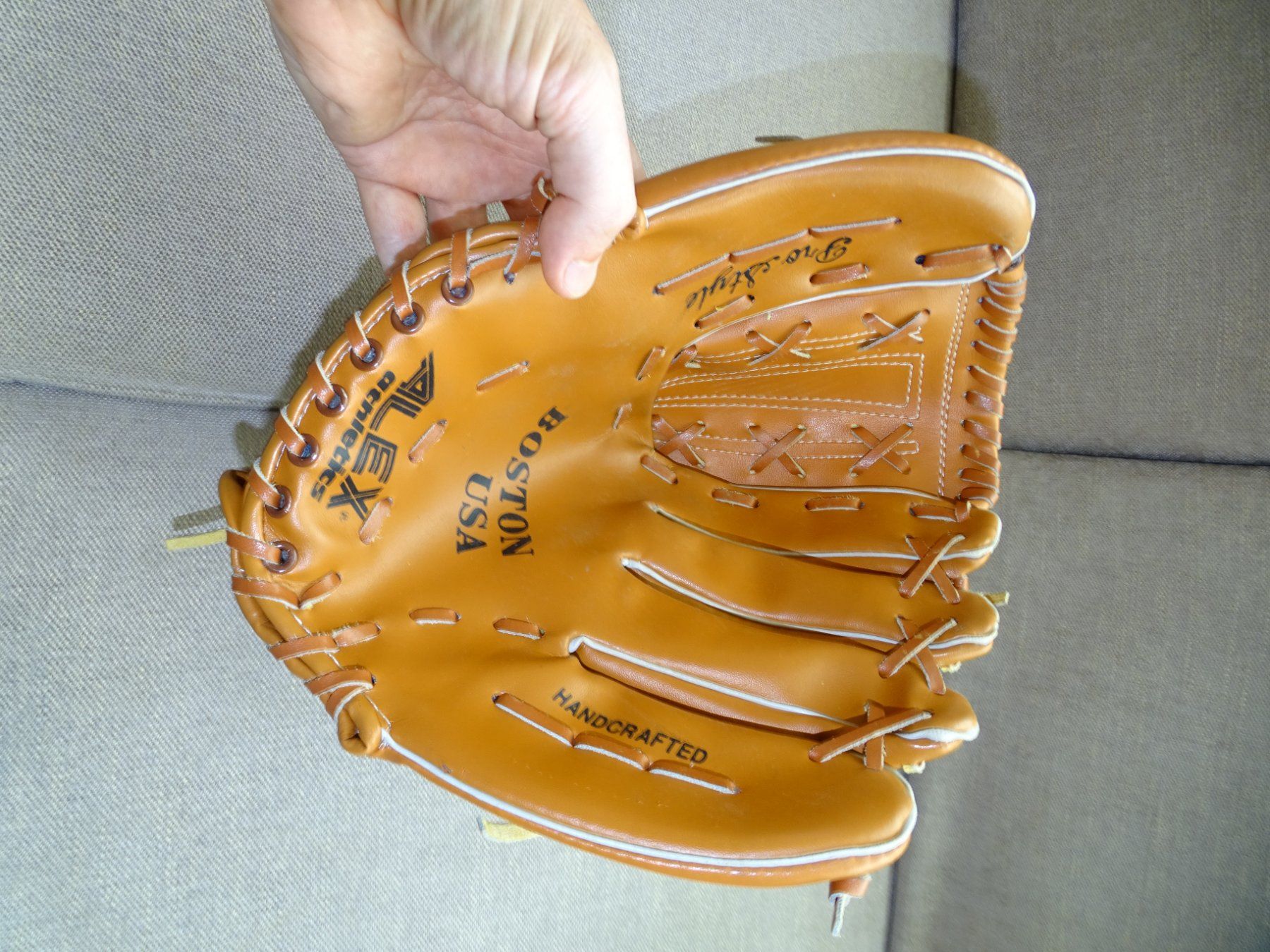 Gants & mitaines : Baseballhandschuh Leder Alex  Linke Hand – D'occasion à Hirzel par Musicman03