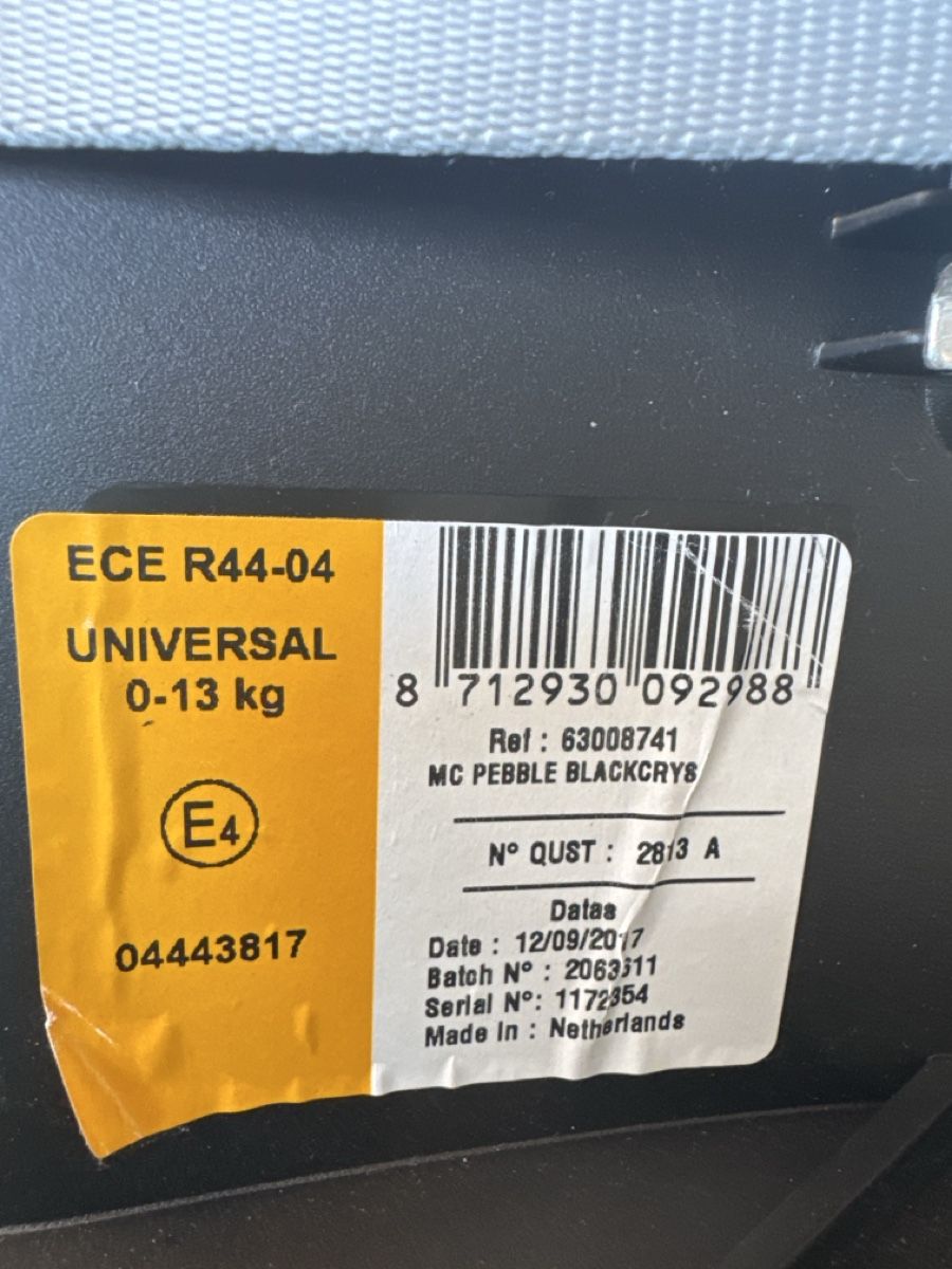 Maxi-Cosi Seggiolini per auto: Pebble Plus Kindersitz und Maxi-Cosi 2wayFix Basis – Usato da Obergerlafingen venduto da gue_gp2l 2