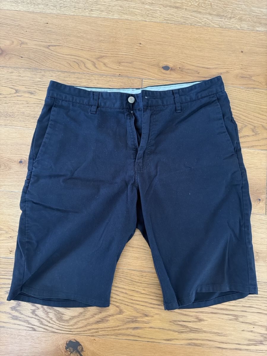Volcom Pantalons: Volcom Shorts/Hosen – D'occasion à Altdorf UR par Monstera99