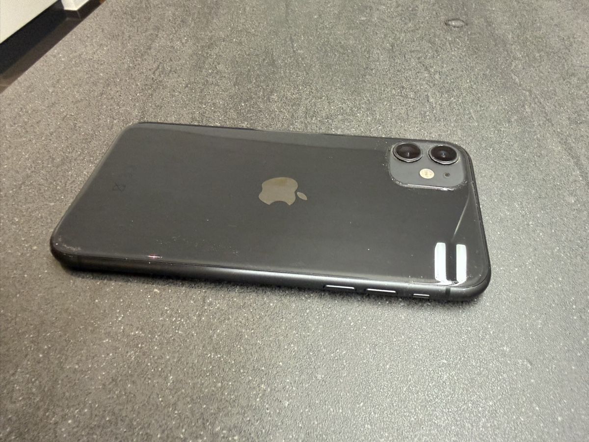 Apple Telefoni cellulari / Smartphones: Iphone11 128GB in gutem Zustand – Usato da Oberwangen TG venduto da dussnang_tg 3