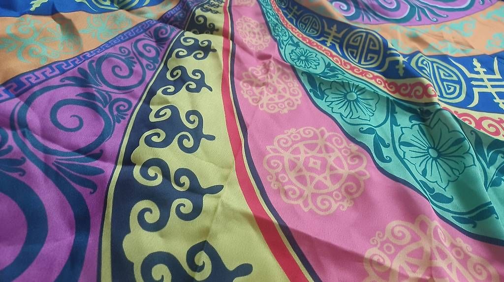Foulards, Tücher & Schals: 100% Seidenschal aus Kasachstan  – Gebraucht aus Burgdorf von Damlaf_9 3
