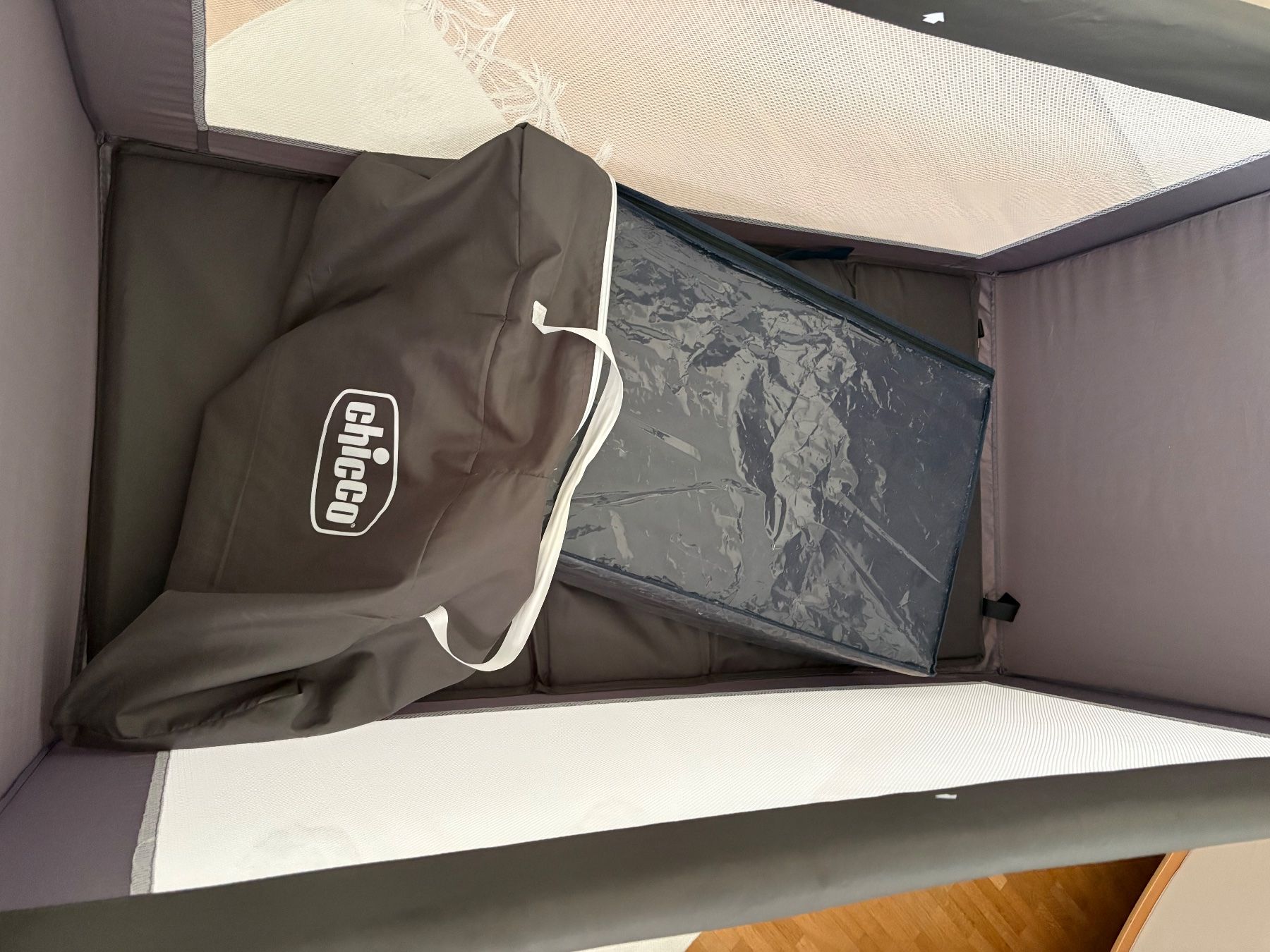 Chicco Betten: CHICCO Reisebett grau – Gebraucht aus Sissach von JoolkeBa 1