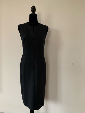 AKRIS: Exklusives Etuikleid mit herrlichem Seidenfutter, 38