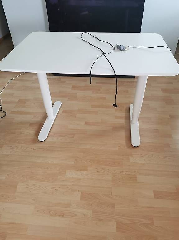 Ikea Bureaux: Sitz-/Stehschreibtisch 120x80 cm – D'occasion à Rechthalten par esg_df78