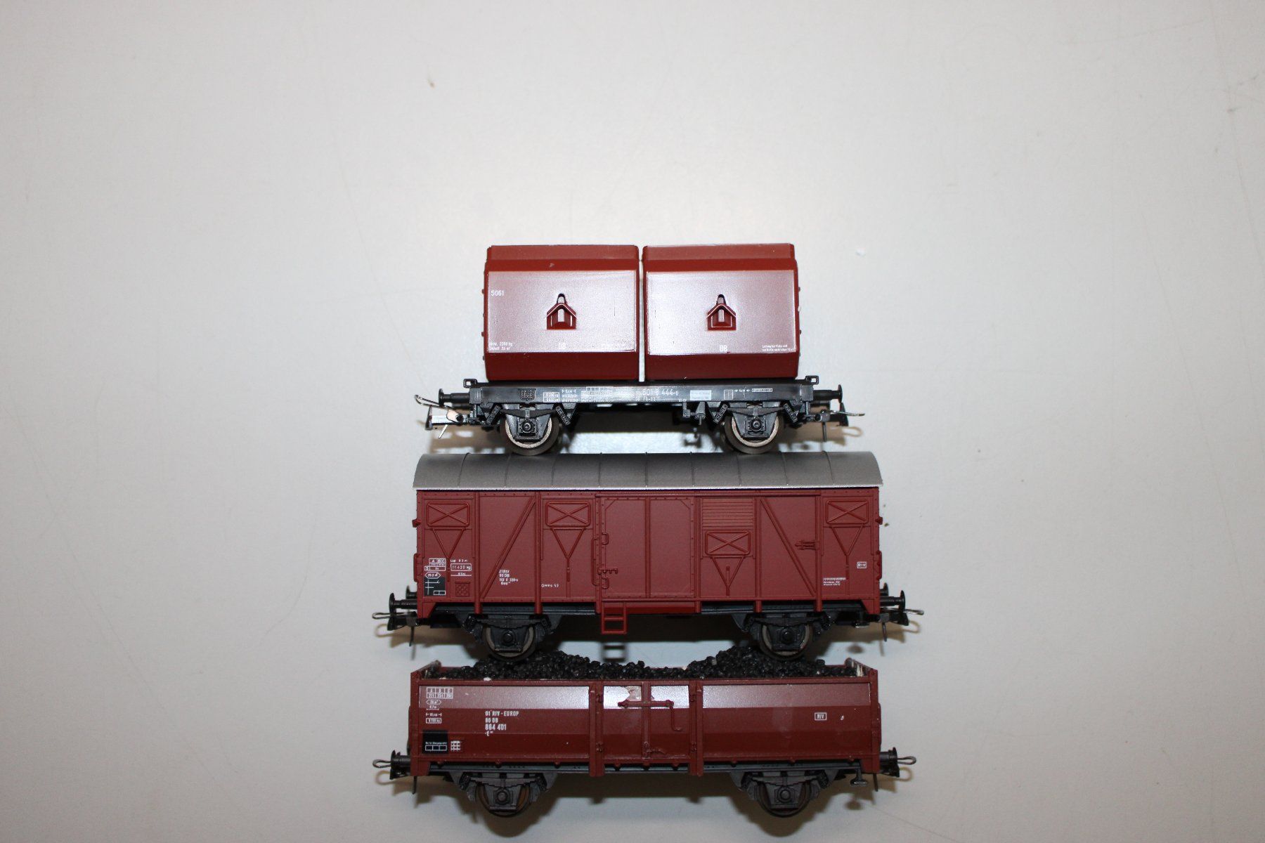 Roco Modellini di ferrovie: Roco 3 Teiliges Set Deutsche Bundesbahn DB Güterwagen AC H0 – Usato da Basel venduto da mhmarken 1