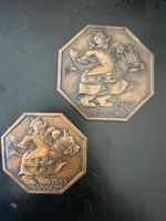 2 x Fasnacht Basel ZUGSPLAKETTEN Kupfer 1933