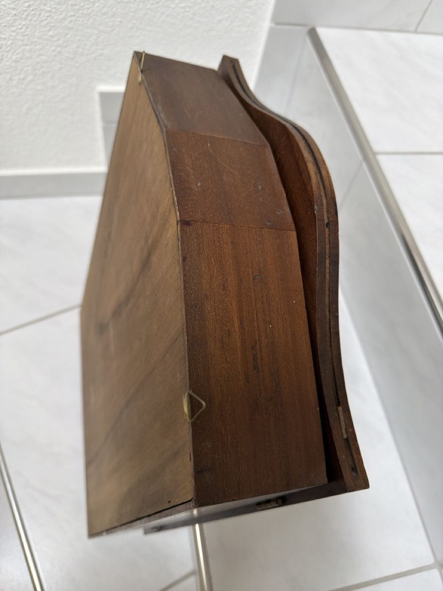 Vetrine: Kleine Wandvitrine aus Holz. – Usato da Biberist venduto da Momo33 6