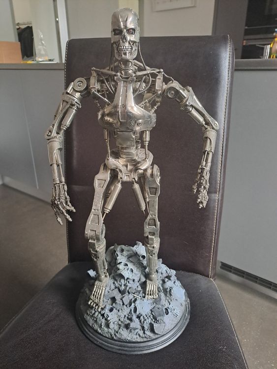 Terminator Statue Metall (Gebraucht) in Trüllikon für CHF 250 – nur ...