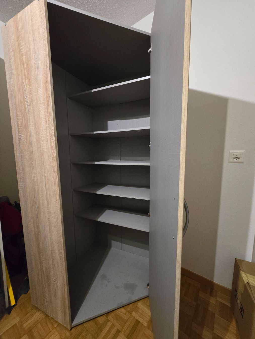 Armoires: Eckschrank/Putzschrank – D'occasion à Schwyz par sim_8whg 1