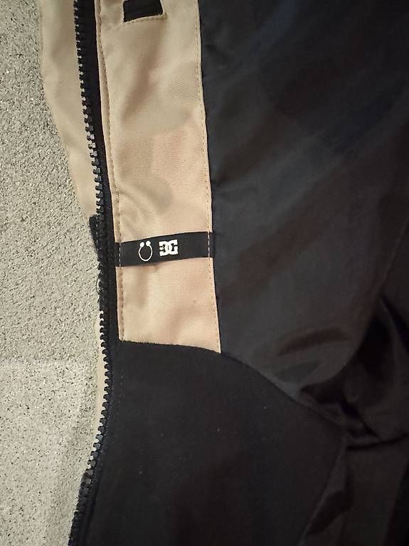 Giacche: Snowboard Jacke, Winterjacke DC – Usato da Sursee venduto da Jaenuful 2