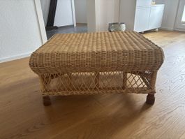 Hocker  aus Rattan Naturholz guter Zustand