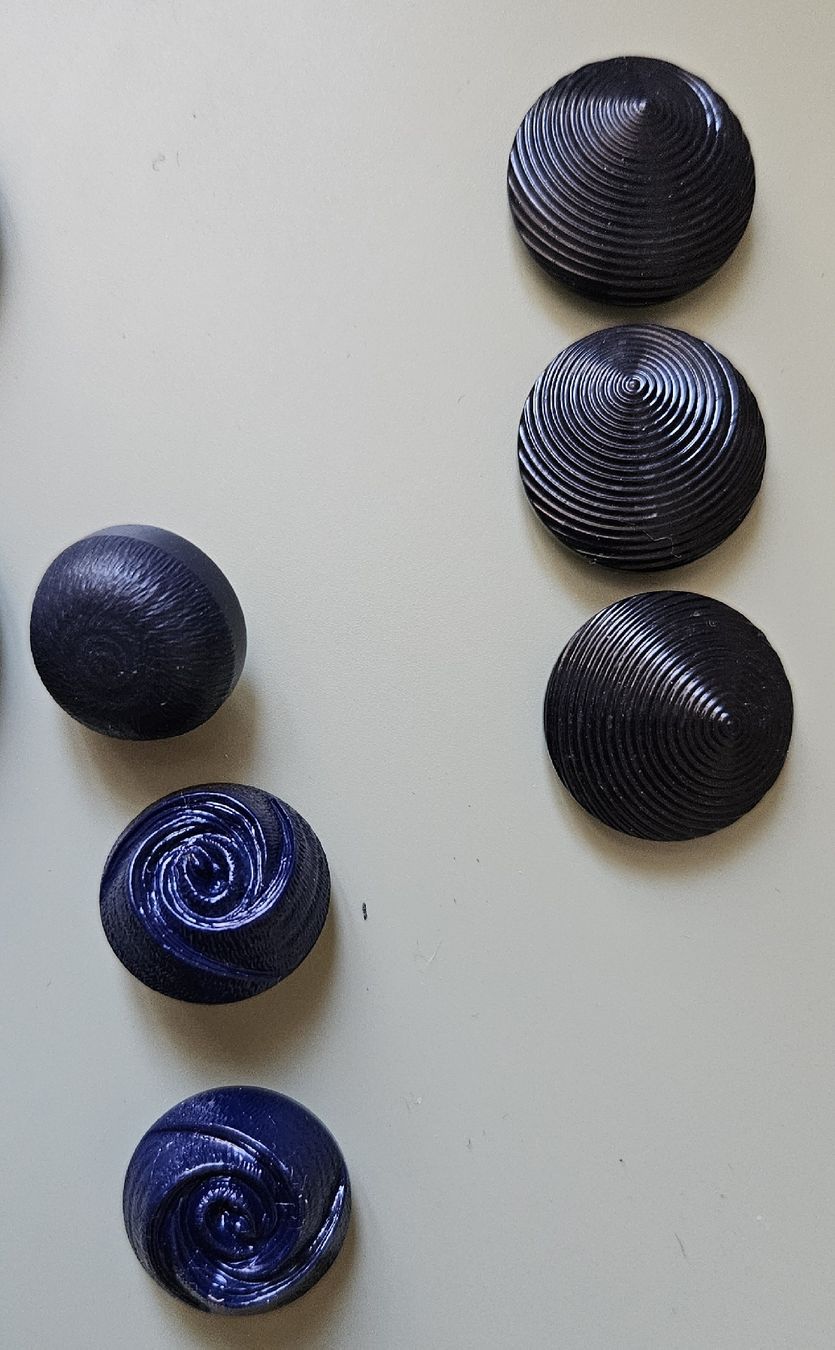 Bottoni: lot 16 boutons anciens – Usato da Carouge GE venduto da Lea000 3