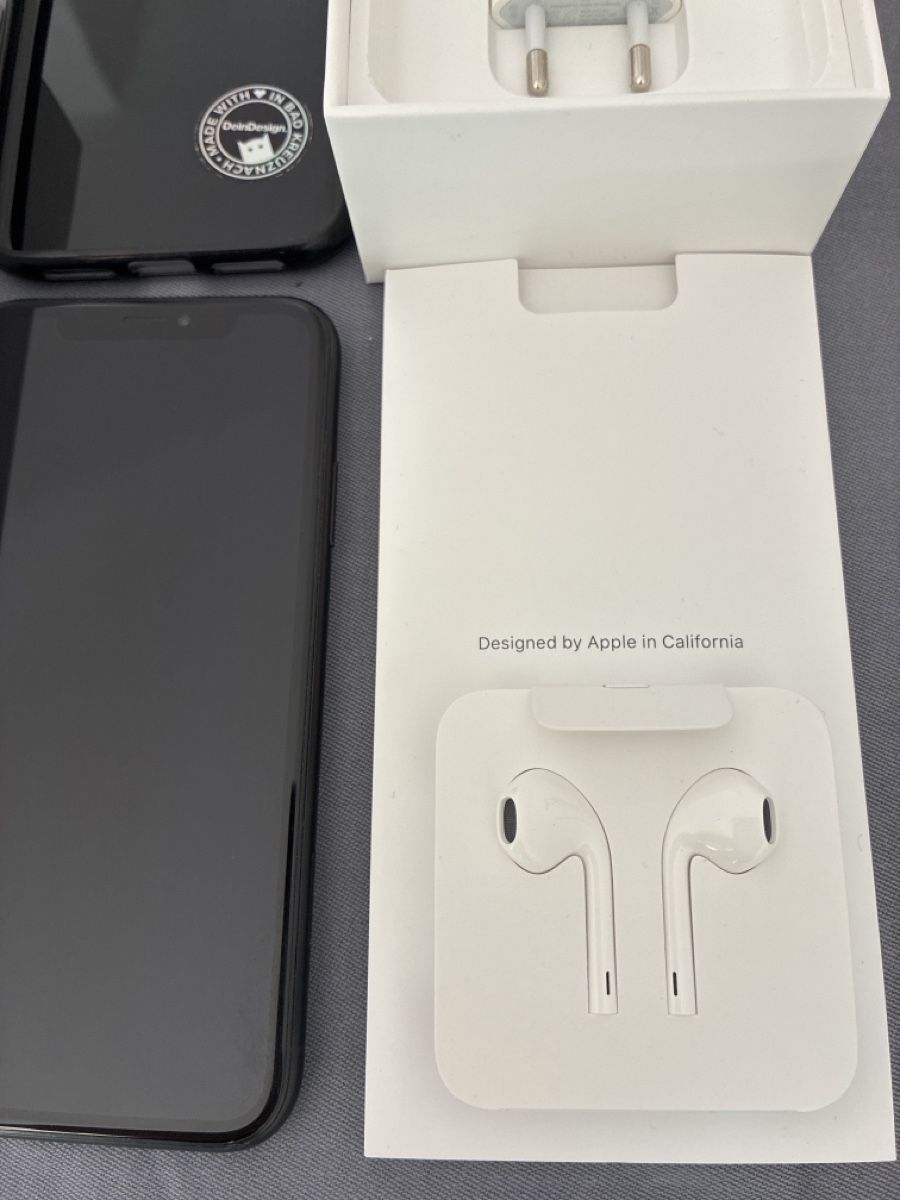 Apple Telefoni cellulari / Smartphones: Apple iPhone XR Black – Usato da Breil/Brigels venduto da Bergziege7165 4