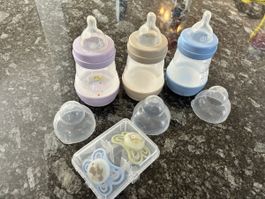 3 Mam Baby Flaschen & 2 Schnuller Mam, alles kaum gebraucht