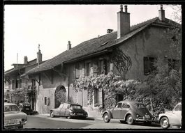 AK Hermance, Ancienne ferme, Auto Volkswagen VW Käfer & Citr