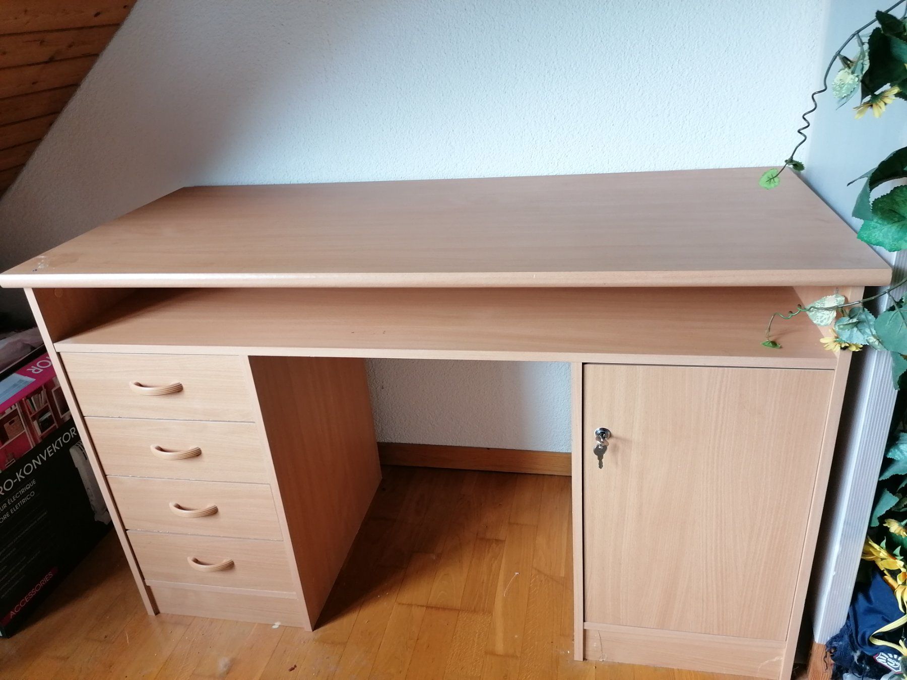Scrivanie: Schöner Schreibtisch – Usato da Aeugst am Albis venduto da Stevens4 4