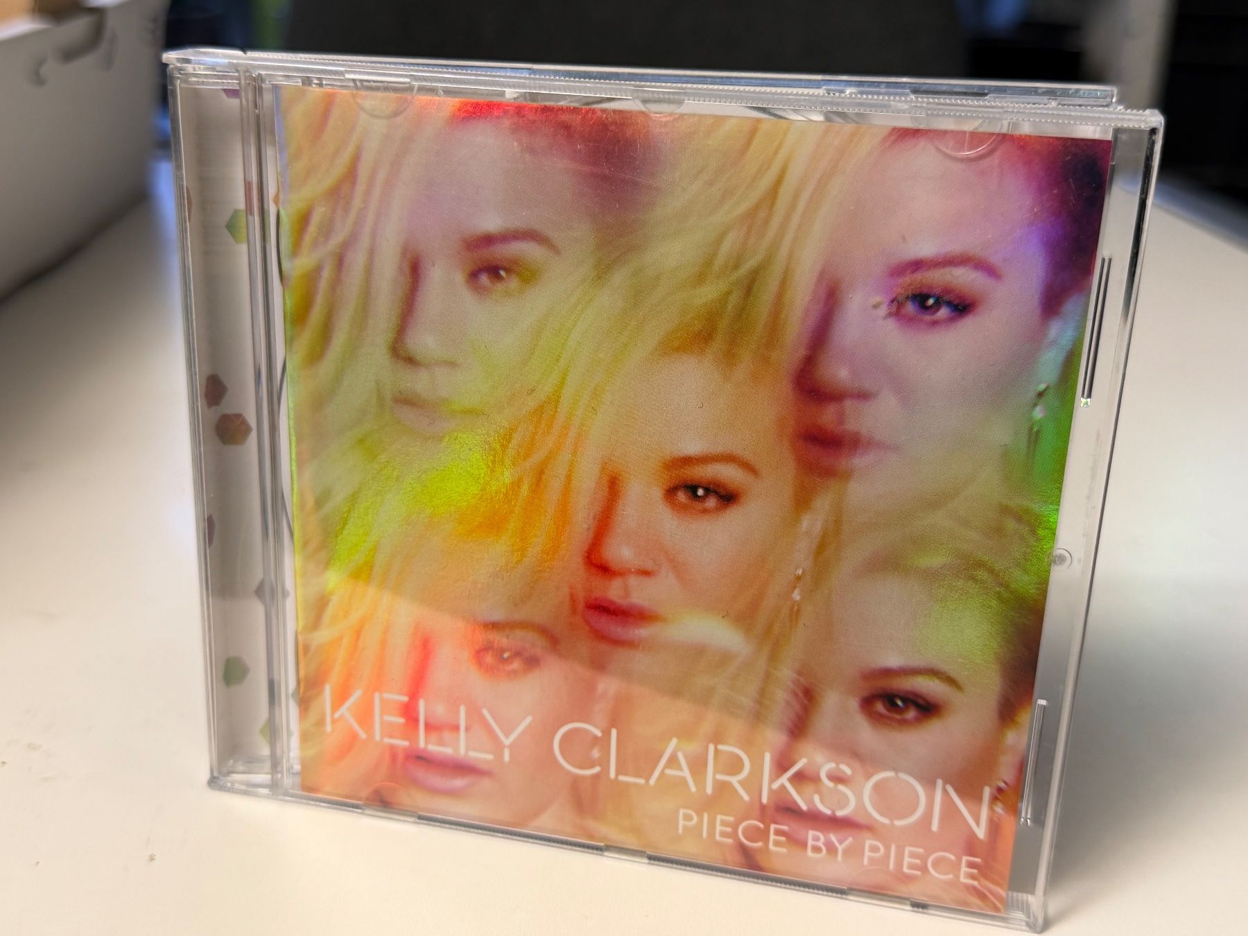 CD: Kelly Clarkson - Piece By Piece - HB21B – Nuovo (secondo la descrizione) da Küsnacht ZH venduto da Jazztilldawn