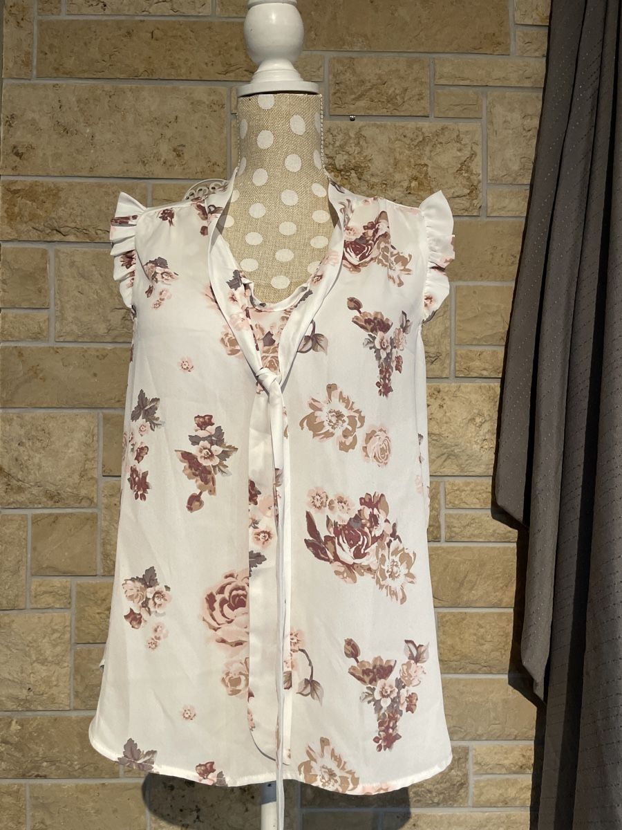 H&M Lotti di vestiti: Kleiderpacket SommerBluse Blumenmuster Gr.M schickeHose Gr38 – Usato da Henggart venduto da Engelsi 2
