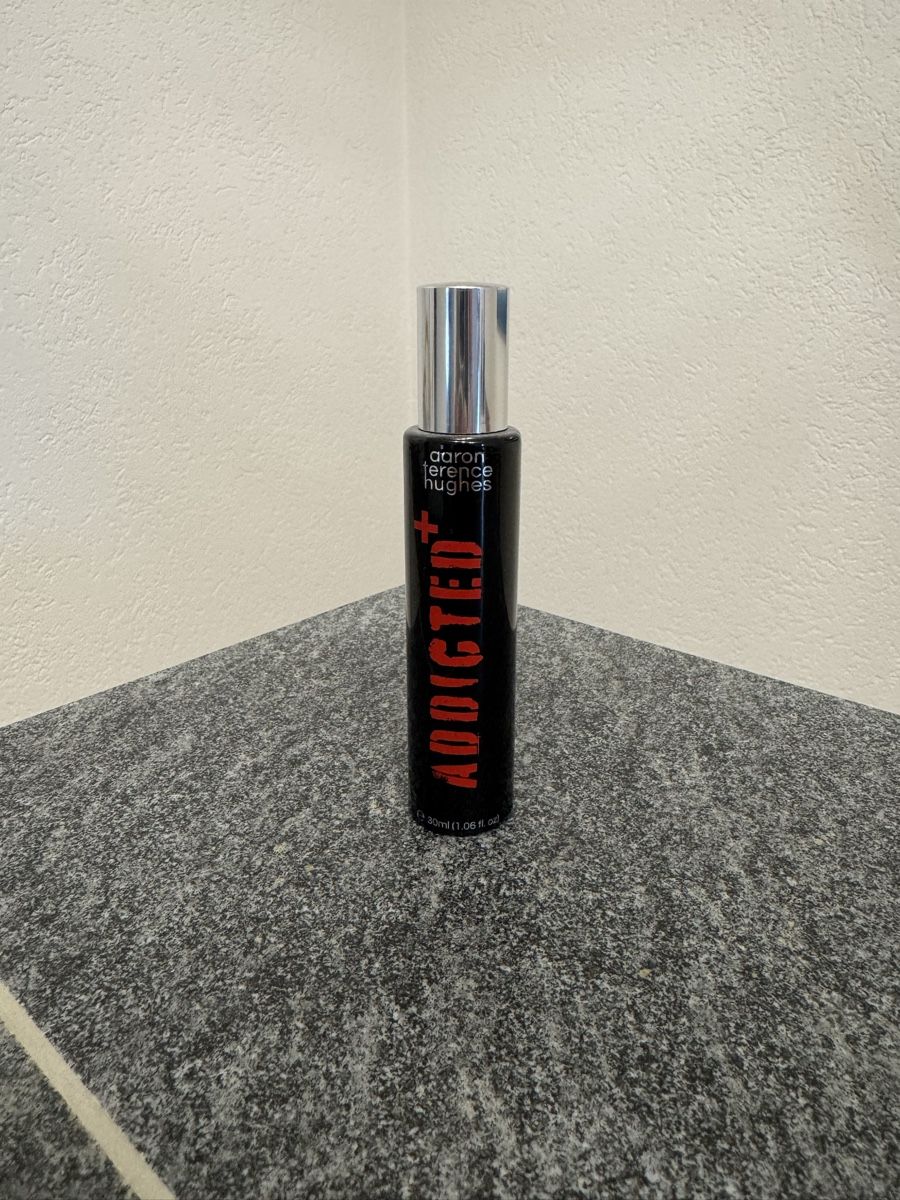 Parfum & Eau de Toilette: Aaron Terence Hughes Addicted +  – Gebraucht aus Laufenburg von gia_ts98