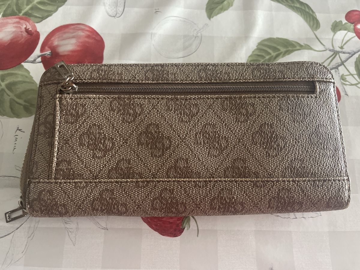 Guess Portemonnaie: Portemonnaie Guess  – Gebraucht aus Täuffelen von Nice800 2