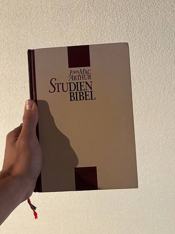 Libri: Studienbibel MacArthur – Usato da Münchenbuchsee venduto da MCJoey