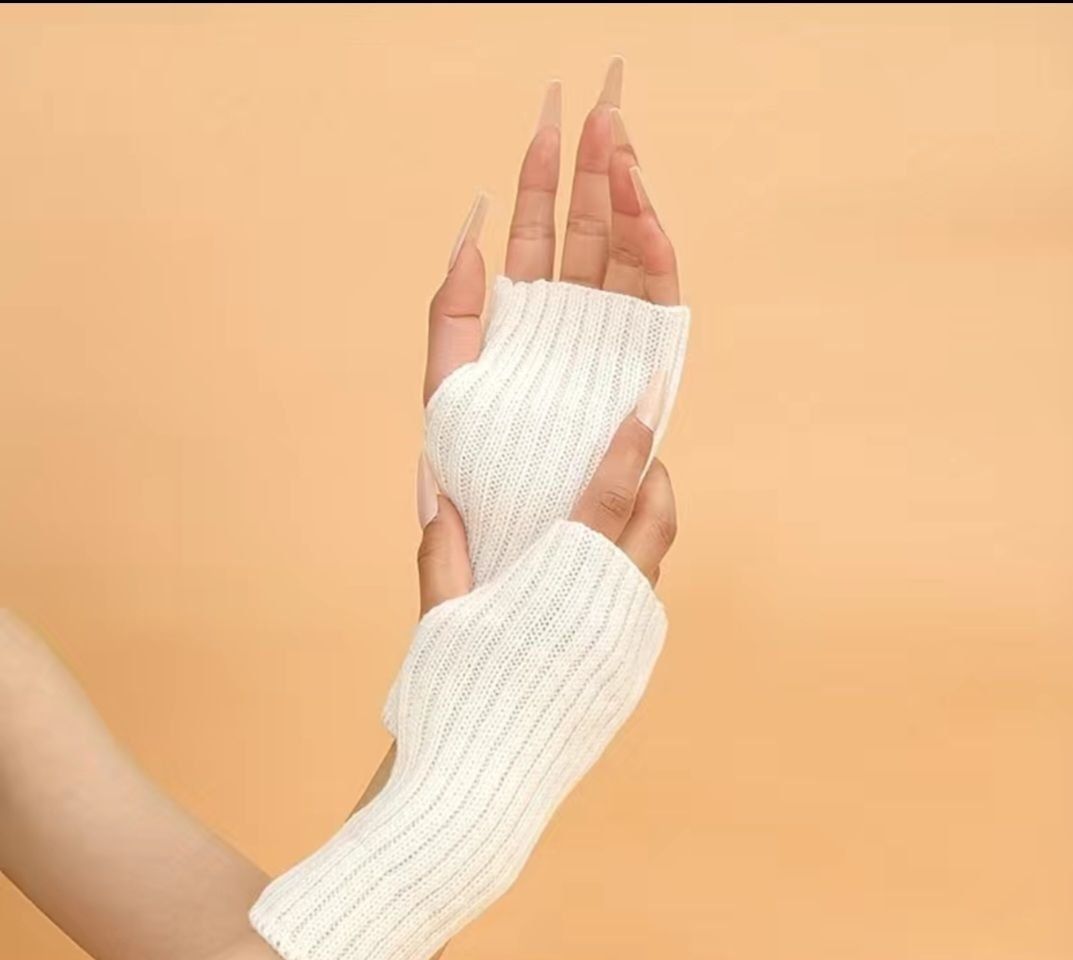 Handschuhe & Handstulpen: Geschenkidee Handschuhe – Neu und originalverpackt aus Weinfelden von Bauselina