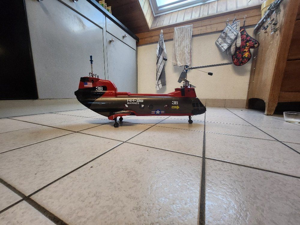 Modellismo RC: Hélicoptère éléctrique à 2 rotors – Difettoso da Bussigny venduto da Elie 5