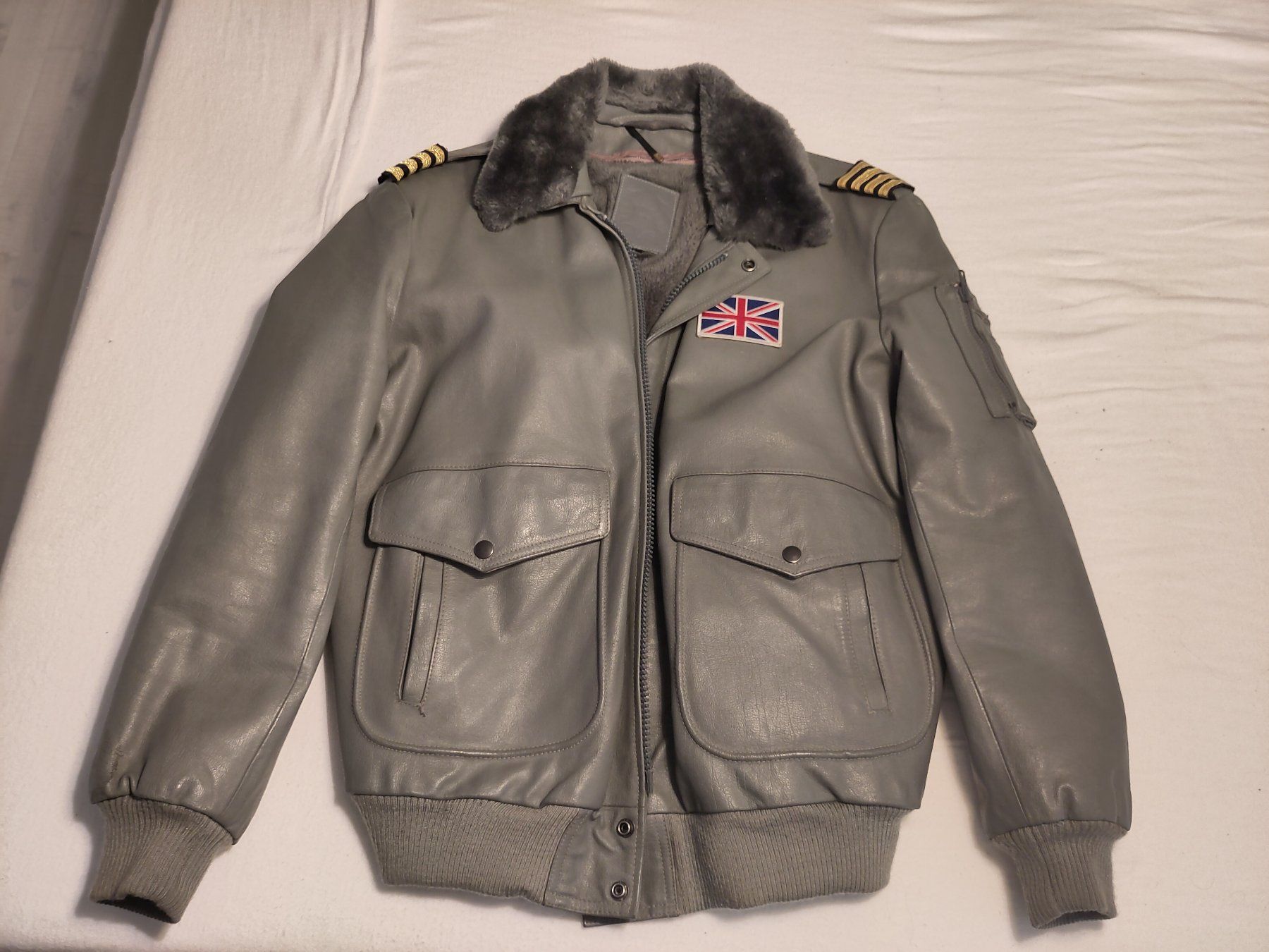 Jacken: Fliegerjacke /Pilotenjacke / Oldtimerjacke / echt Leder grau – Gebraucht aus Weesen von Roge2 1