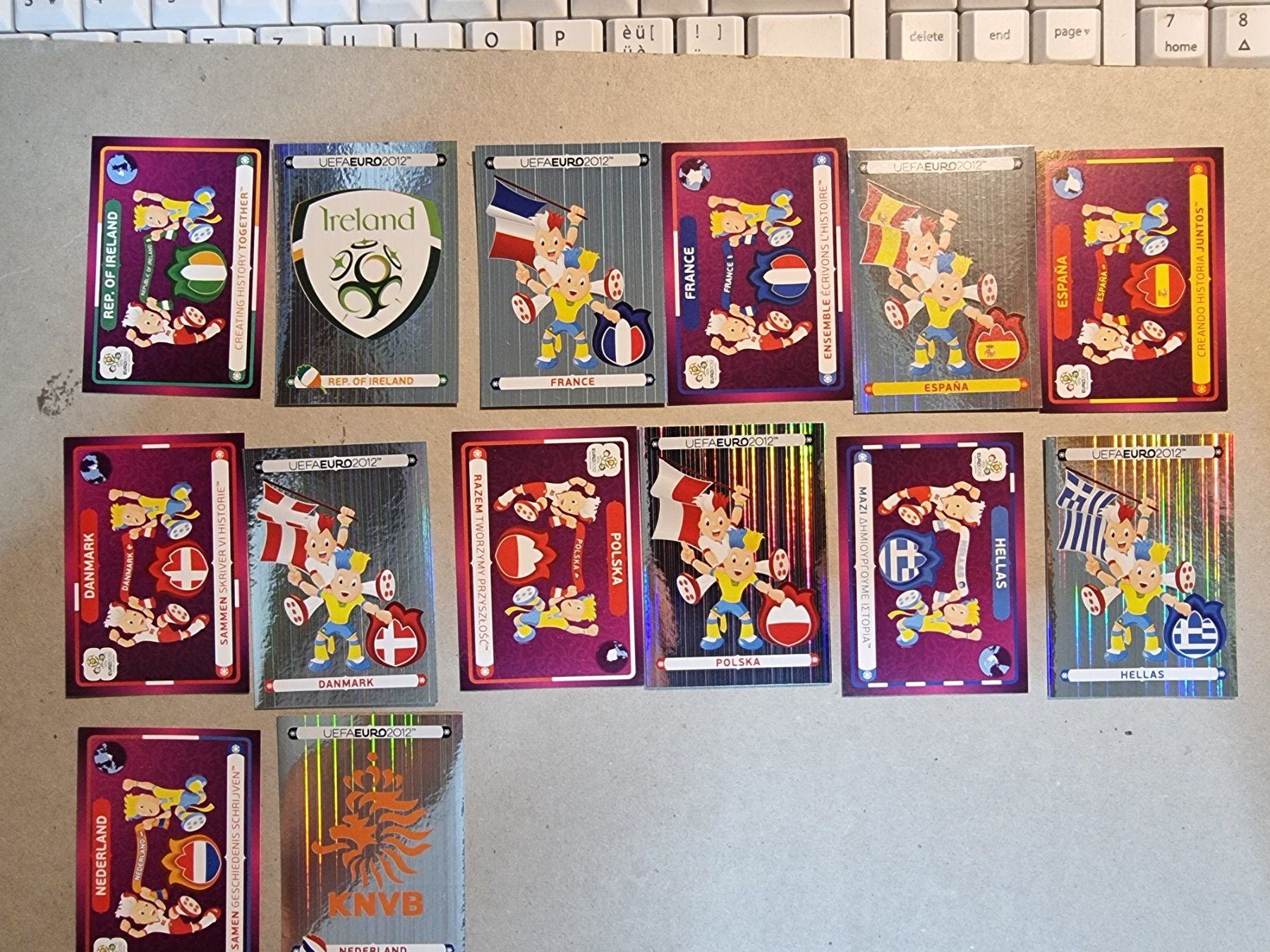 Panini Carte collezionabili: panini em 2012 schöne wappen – Nuovo (secondo la descrizione) da Oberglatt ZH venduto da paninistickersworld