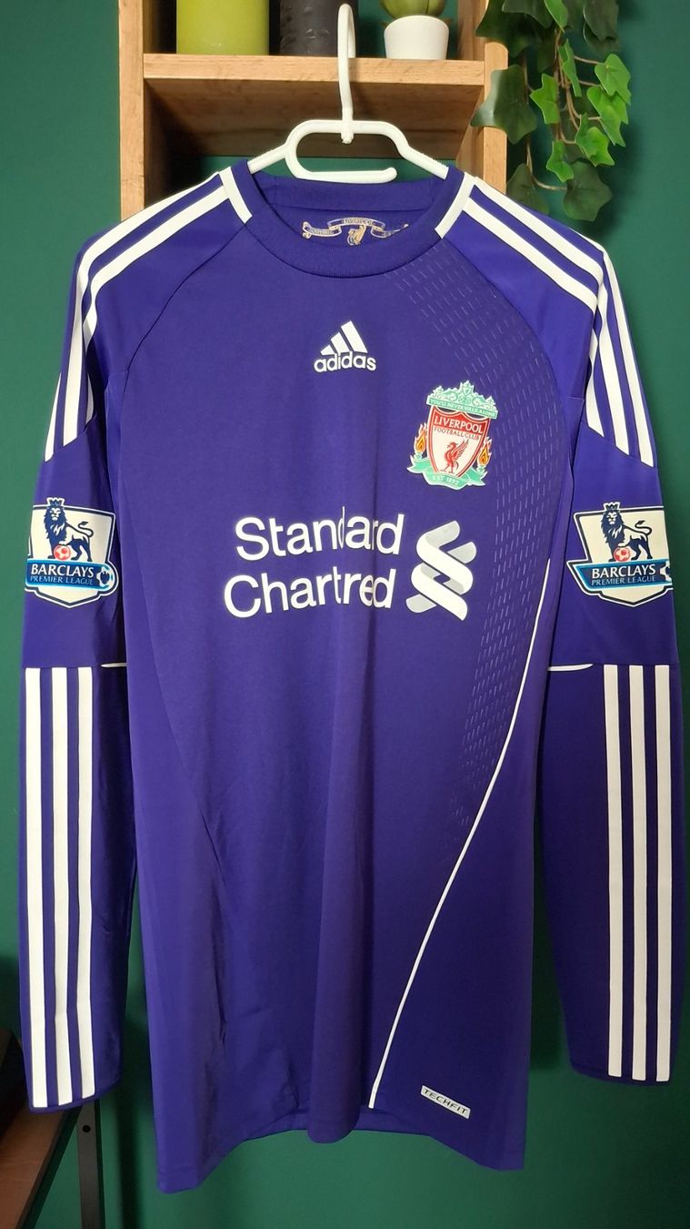 Liverpool Fc Canottiere & Pantaloni: Liverpool FC player version techfit 2010 2011 adidas – Usato da Yverdon-les-Bains venduto da flo_8fgr 1