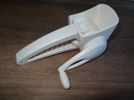 Râpe manuelle blanche accessoire cuisine