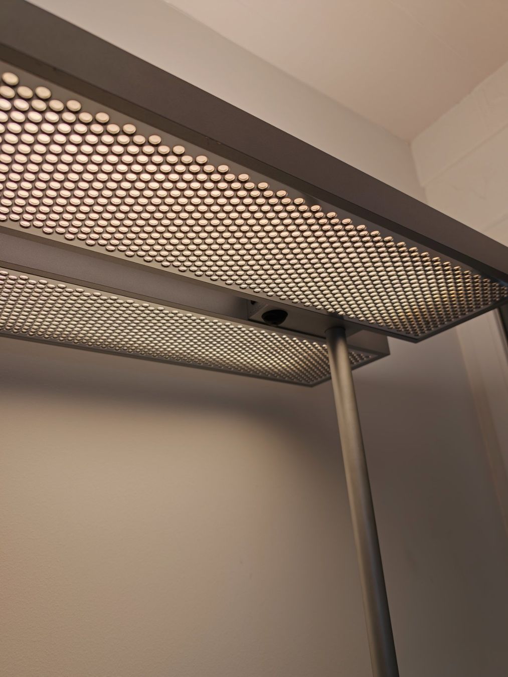Regent Lampade: Regent Stehleuchte | Level | Top Zustand – Usato da Chur venduto da eurostile 1