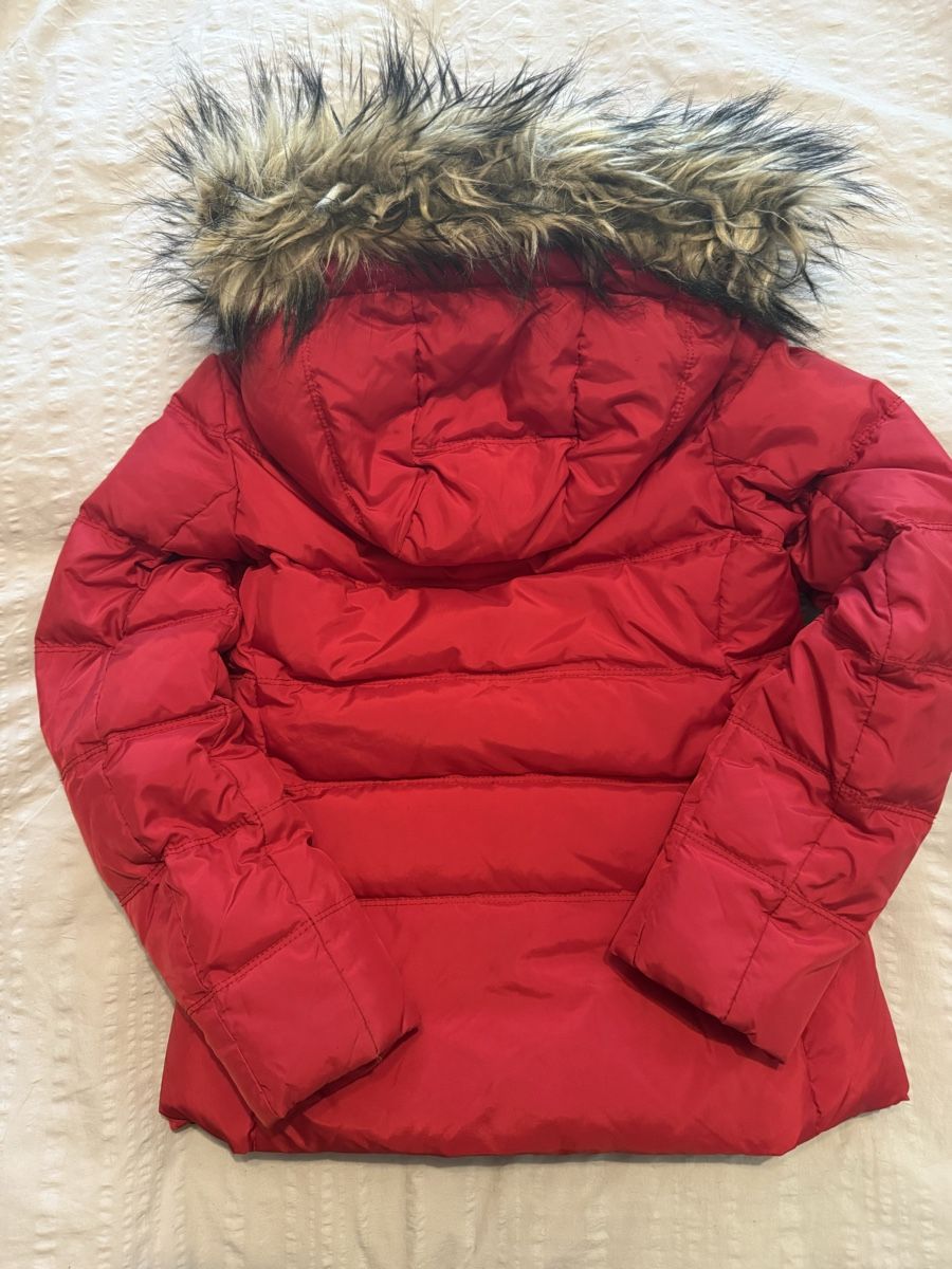 Tommy Hilfiger Giacche: Doudoune Tommy Hilfiger avec capuche à fourrure, taille 140 – Usato da Monthey venduto da Joseph-29 1