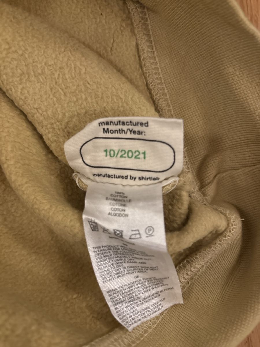 Maglioni & Felpe: Pullover mit Stickmuster - Zürcher Stickerei – Usato da Niederweningen venduto da Julavi 3