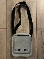 Blaue Jeans Umhängetasche gestickt