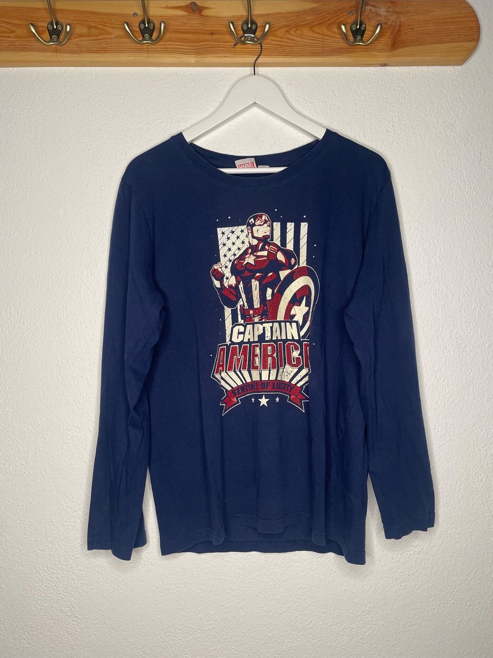 Pullover & Sweatshirts: Langarm T-Shirt Captain America – Gebraucht aus Capolago von LA.BOTTEGA