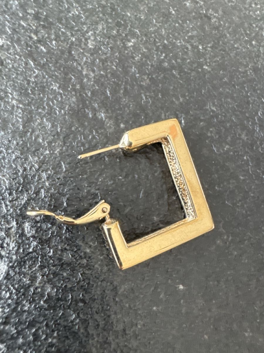 Ohrringe & -stecker: Goldene Ohrringe im geometrischen Design – Gebraucht aus HORGEN von vladibarca10 1