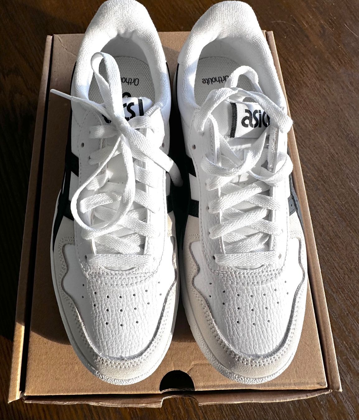 Asics Chaussures femmes: ASICS Sneaker Weiss Schwarz Grösse 38 neu – Neuf (Voir description) à Haldenstein par enie123 2