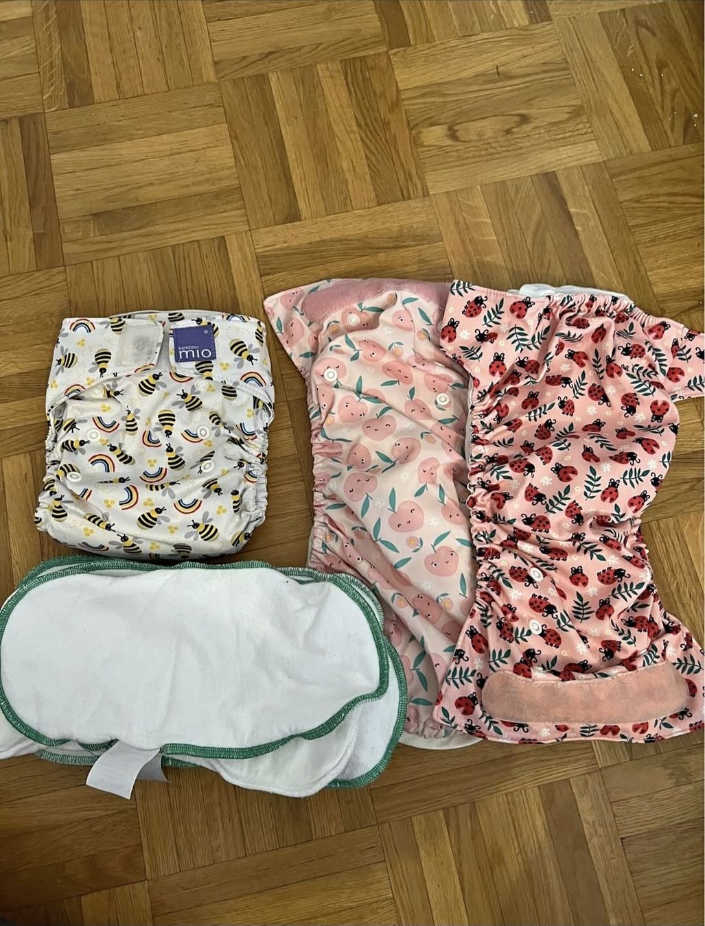 Secchi per pannolini & Pannolini: Gros lot de 26 couches lavables et 23 inserts absorbant  – Usato da Vevey venduto da fer3ica 6