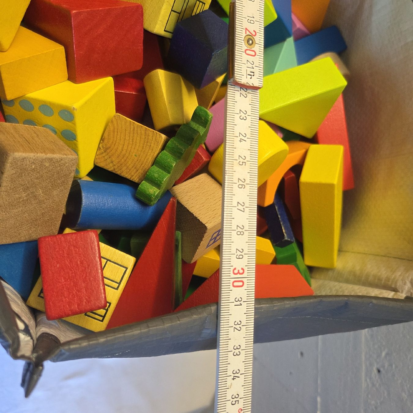 Jouets: Hunderte Bunte Holzbausteine – D'occasion à Stans par Ducati16 1