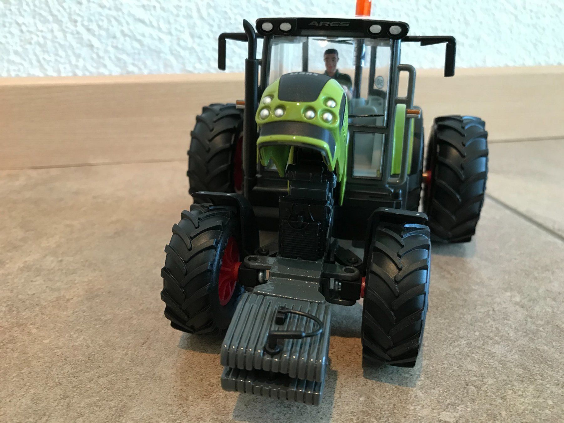 Claas Trattori: SIKU Claas Ares 657 ATZ – Nuovo e nell'imballaggio originale da Kreuzlingen venduto da Stefan1150 1