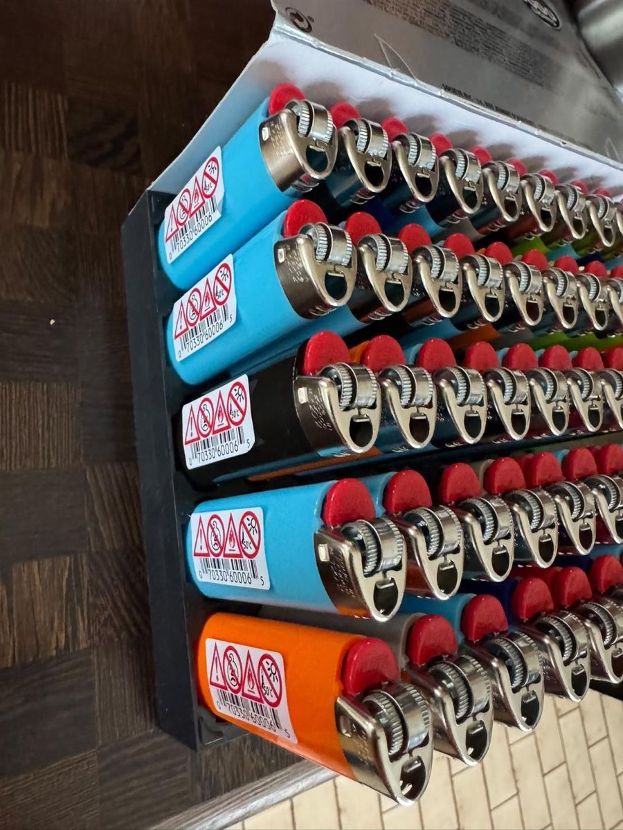 Bic Feuerzeuge: 🔥50 BRIQUETS BIC MAXI – FORMAT ORIGINAL – Neu und originalverpackt aus Donatyre von Allan_1580 1