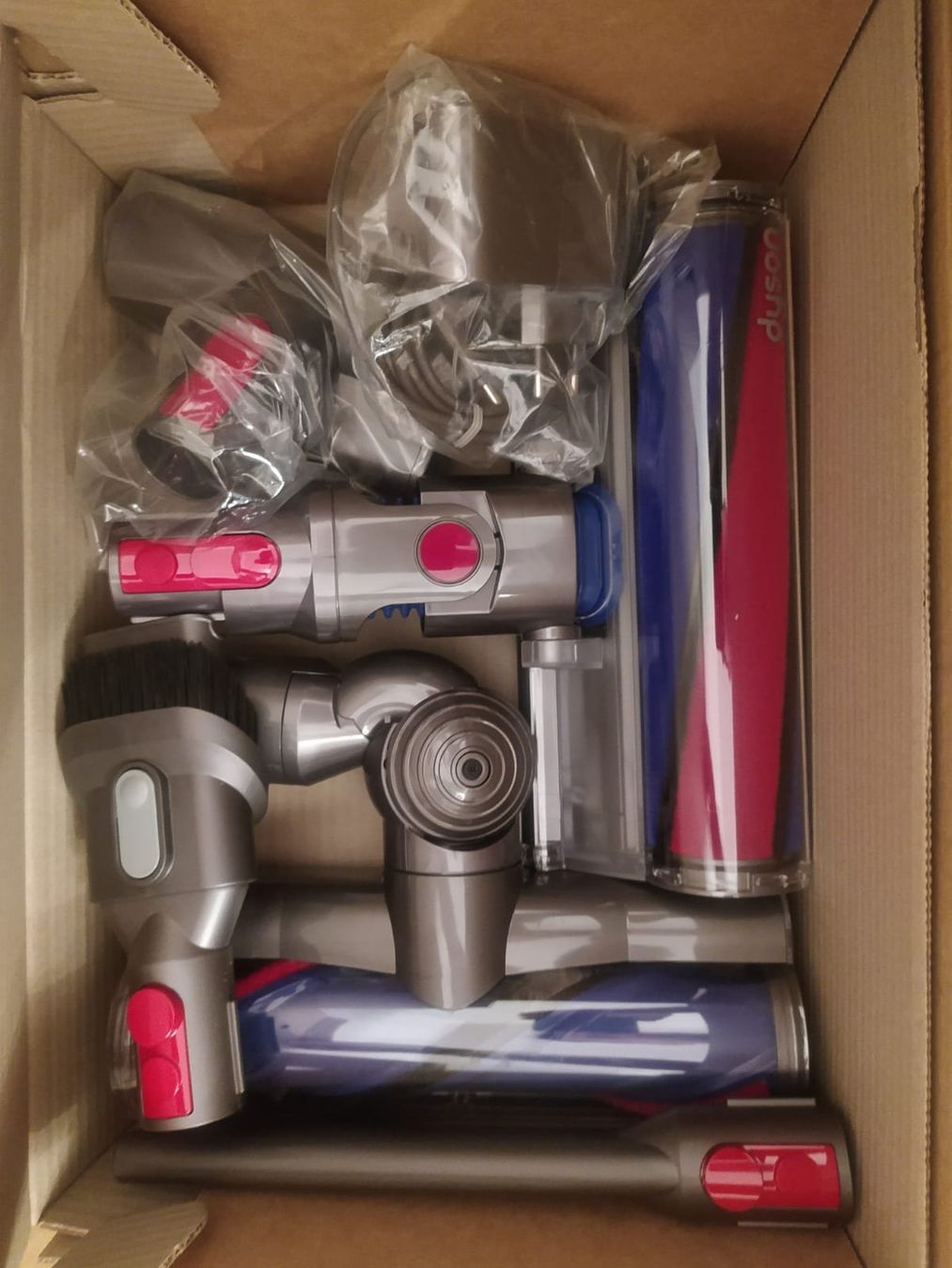 Dyson Staubsauger & Zubehör: Dyson V8 Absolut – Neu (gemäss Beschreibung) aus Mellingen von claudia_lally 1