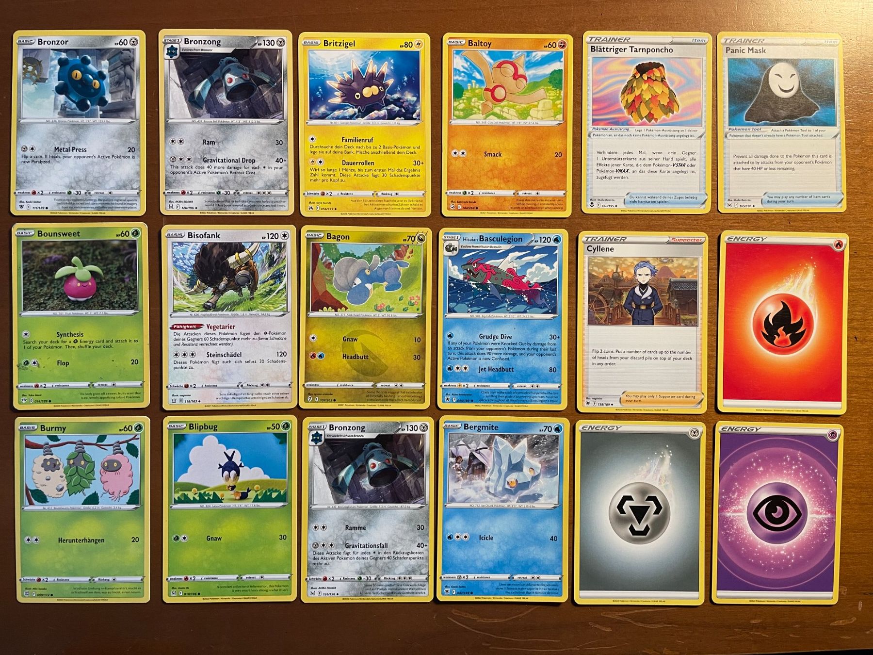 Pokémon Carte collezionabili: Pokemon Karten Set (Versand gratis) – Nuovo (secondo la descrizione) da Chur venduto da Angerson