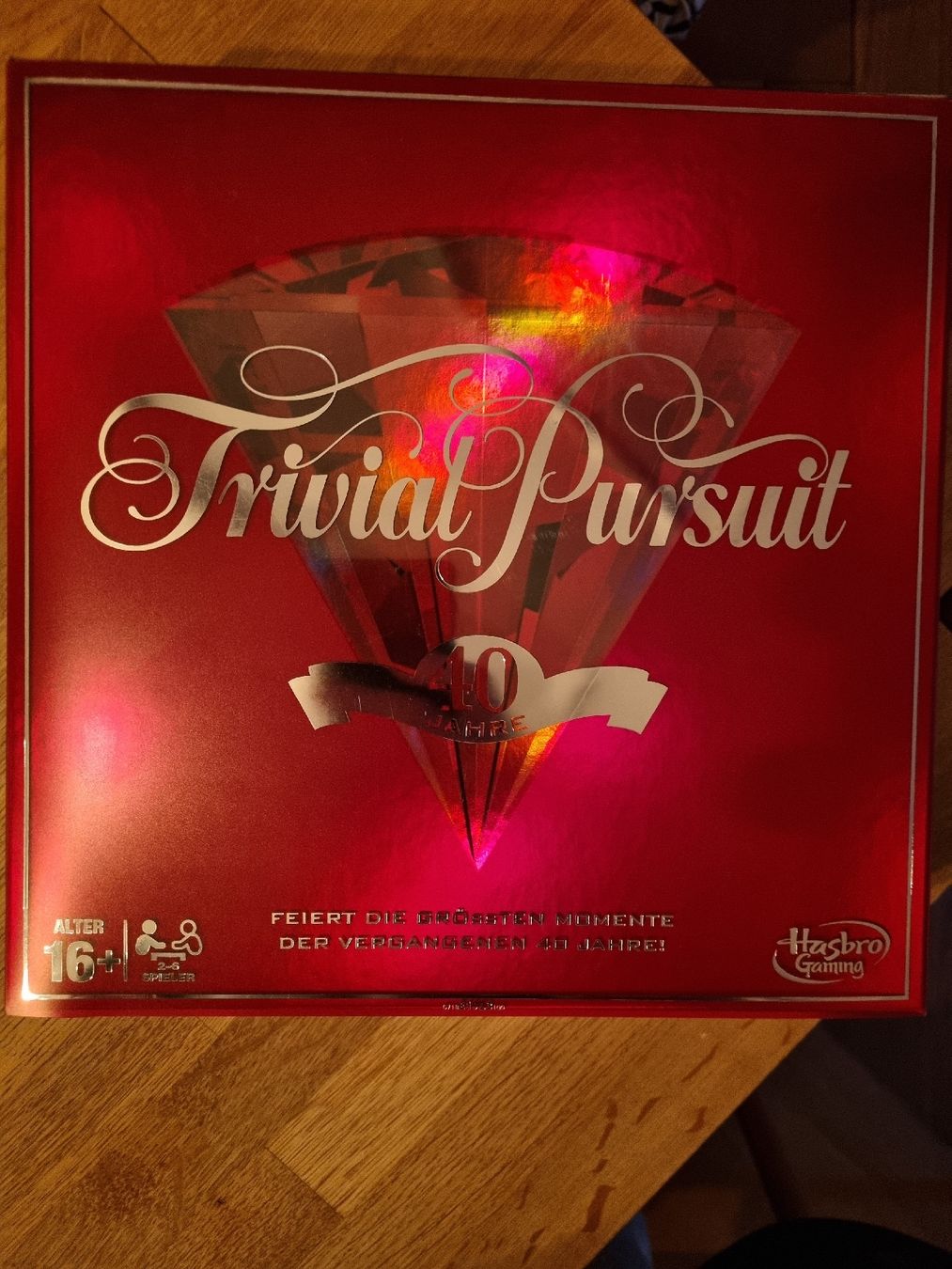 Hasbro Giochi: unbenutztes Trivial Pursuit 40th Anniversary Ruby Edition – Nuovo (secondo la descrizione) da Bern venduto da Meper