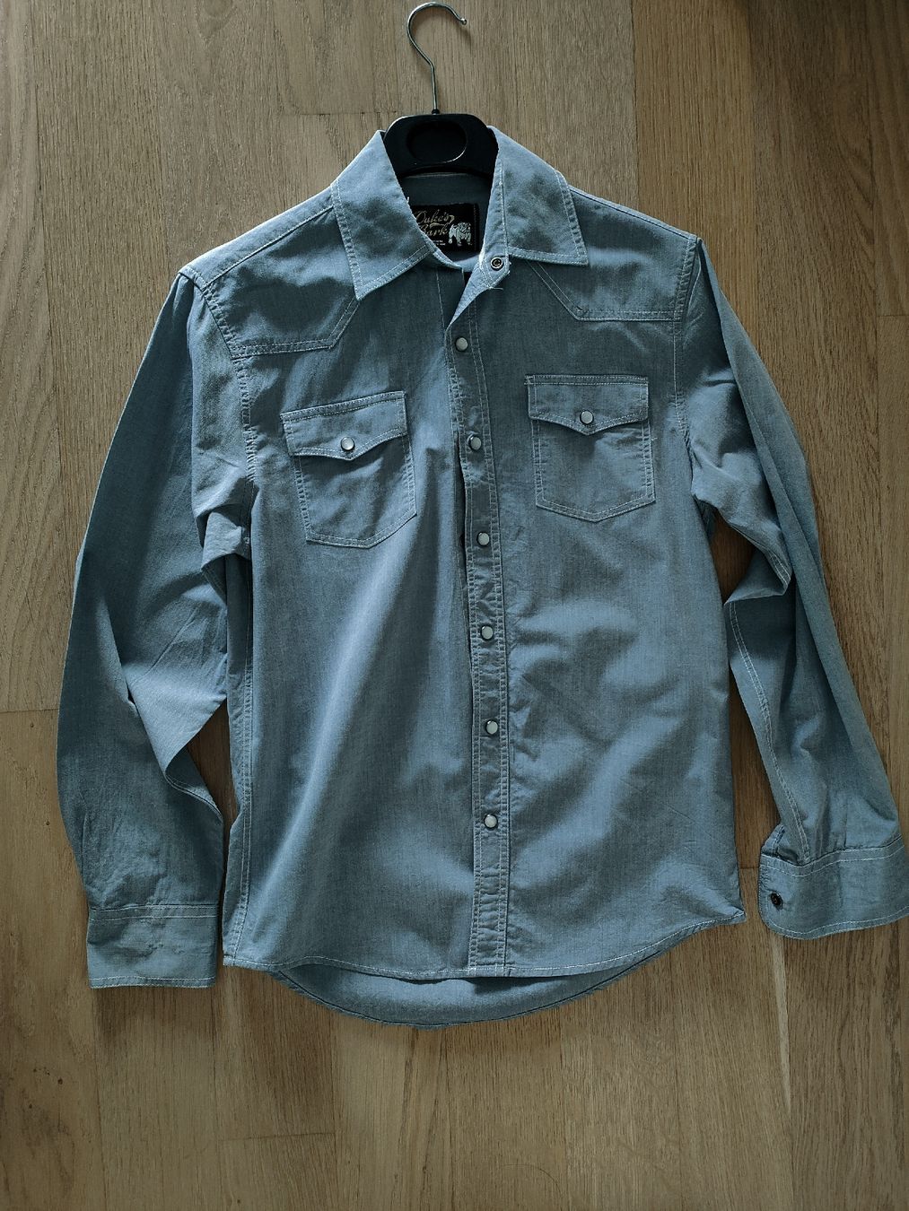 Camicie: Duke's Bark Jeanshend/Hellblau Grösse S – Usato da Birmensdorf ZH venduto da LucaToni02