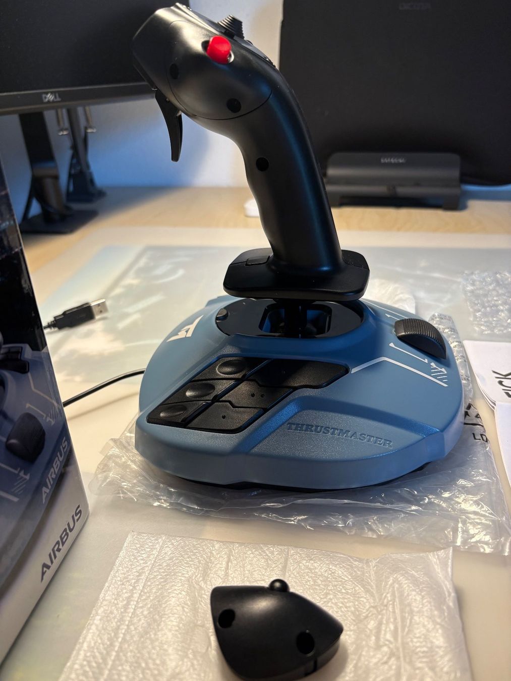 Thrustmaster Controller: Thrustmaster TCA Sidestick Airbus Edition – Nuovo (secondo la descrizione) da Figino venduto da K.R.P 3