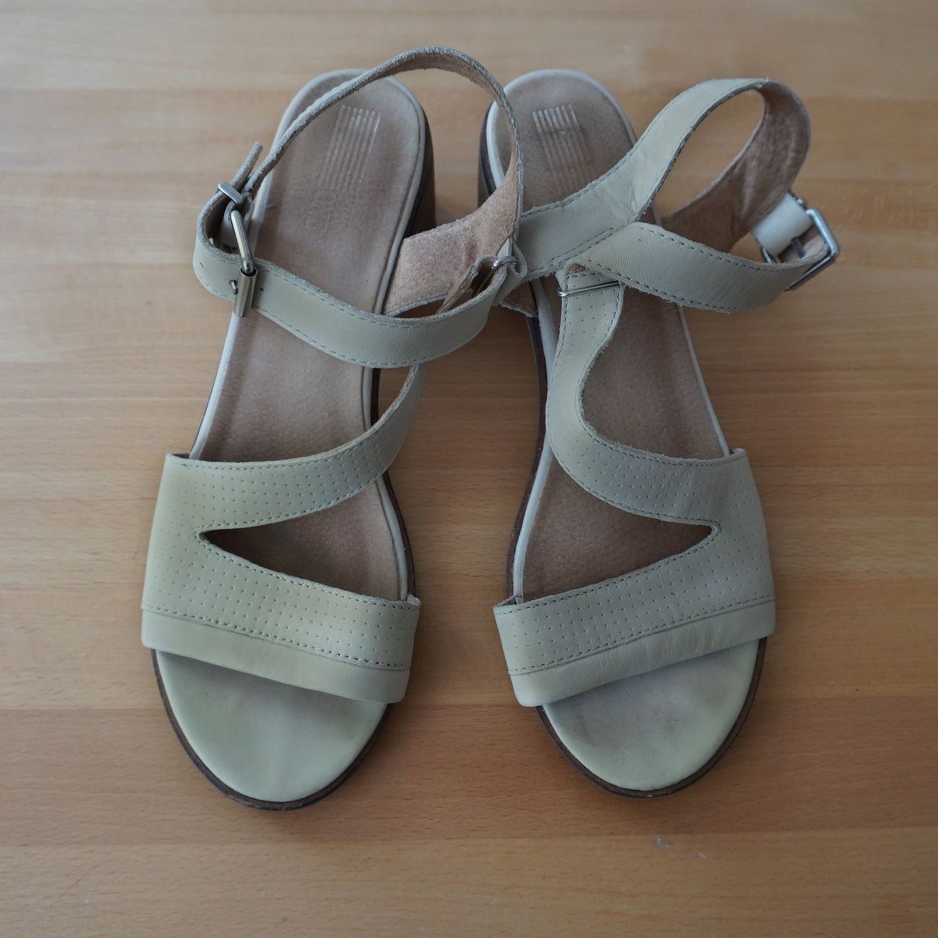 Damenschuhe: Riemensandale Pier One, beige, Grösse 41 – Gebraucht aus Olten von HerGoodPieces 1