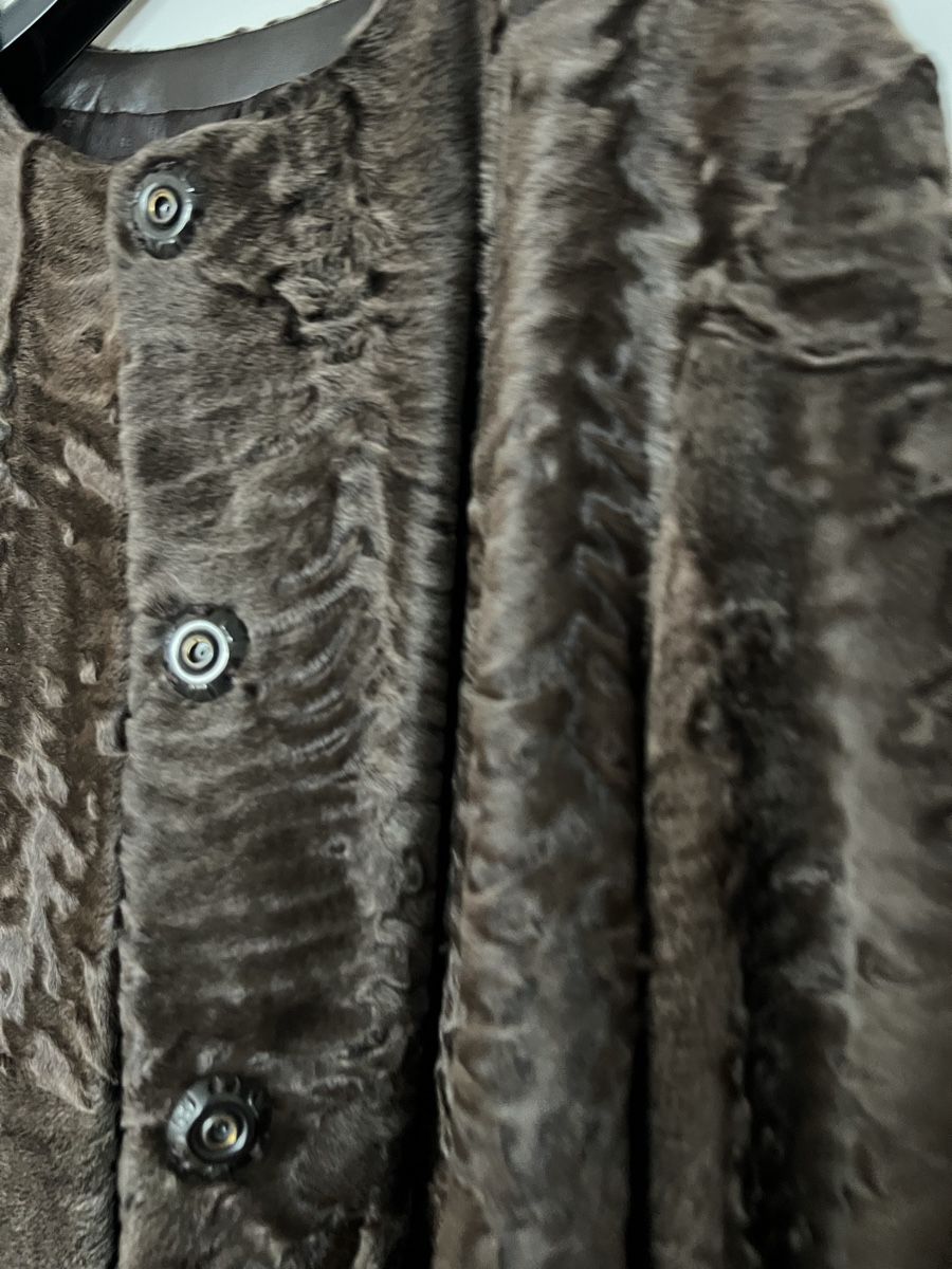 Cappotti: Exclusive Designer Coat: Swakara and Mink – Nuovo e nell'imballaggio originale da St.Gallen venduto da 303_7fcf 3