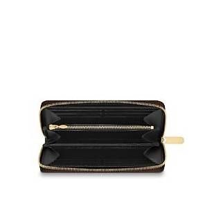 Louis Vuitton Portemonnaie: Porte-monnaie Zippy Time Trunk de Louis Vuitton – Gebraucht aus Pully von Occasions-luxe.Golay 1